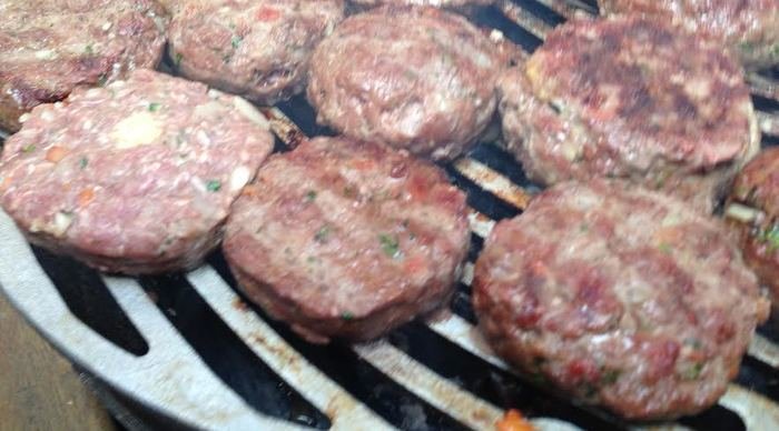 Scaled_hamburger_gourmet_2