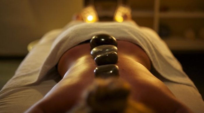 Scaled_massagem-pedras-quentes