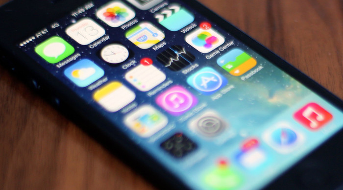 Scaled_ios_7_iphone_homescreen