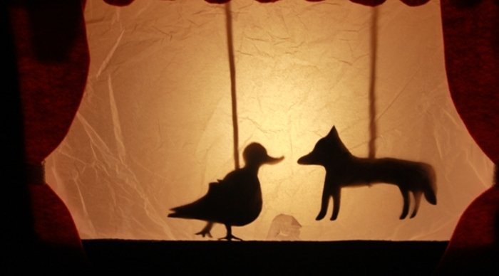 Scaled_quarto_das_brincadeiras_teatro_de_sombras